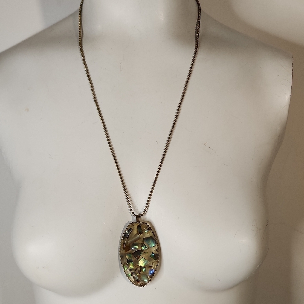 Abalone Iridescent Pendant Necklace 1960's - Picture 3 of 11